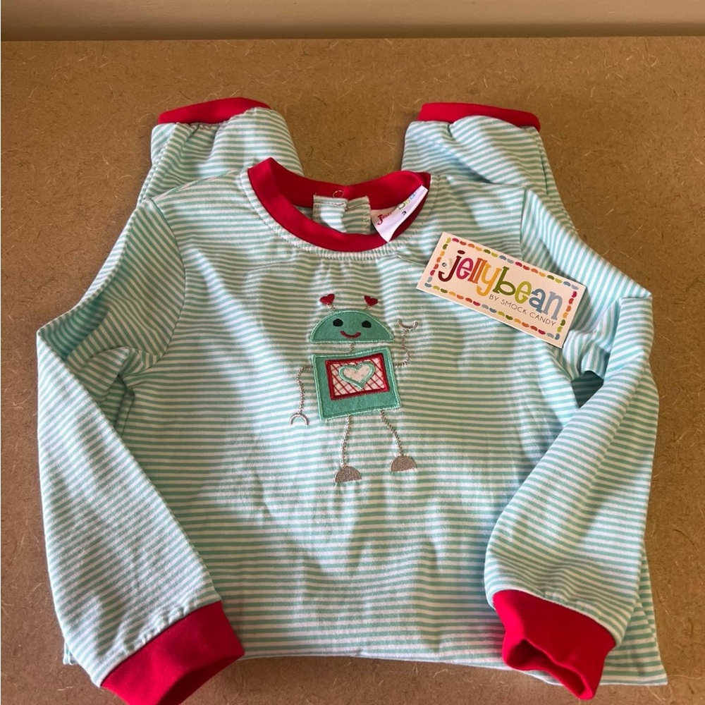 Smoke free/boykin friendly home 
Size 3 
NWT 
Jellybean 
$30